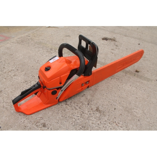 24 - CHAINSAW - WORKING ORDER - NO VAT