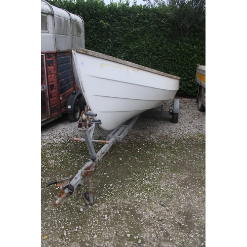 187 - A DRASCOMBE LUGGER BOAT & BOAT TRAILER SPEC LENGTH 5.72M WATERLINE LENGTH 4.57M BEAM1.9M SAILING WEI... 