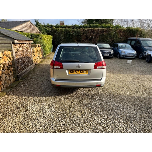 193 - A Vauxhall Vectra estate 1.8 litre (Kk57knd) fourteen service stamps, large amount of service bills,... 