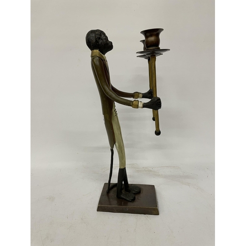 71 - A VINTAGE BRONZE/BRASS MAITLAND SMITH BUTLER MONKEY CANDLESTICK, HEIGHT 40.5CM