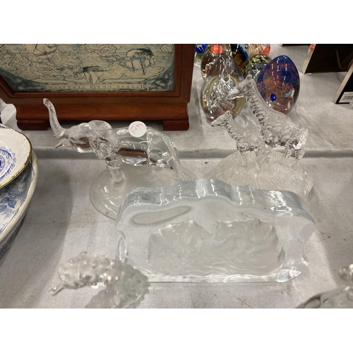 251 - A COLLECTION OF LARGE GLASS ANIMAL THEMED FIGURES PLUS A DOLPHIN MANTLE CLOCK