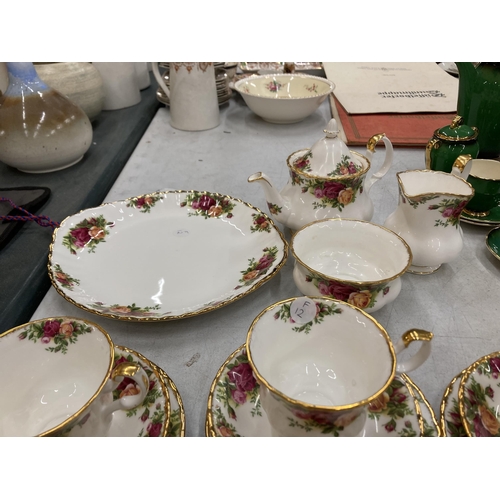 266 - A QUANTITY OF ROYAL ALBERT 'OLD COUNTRY ROSES' TEAWARE TO INCLUDE A SMALL TEAPOT, A CAKE PLATE, SUGA... 