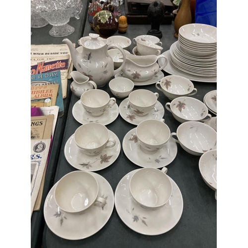 274 - A LARGE QUANTITY OF ROYAL DOULTON TUMBLING LEAVES TO INCLUDE A COFFEEPOT, CUPS AND SAUCERS, SOUP COU... 