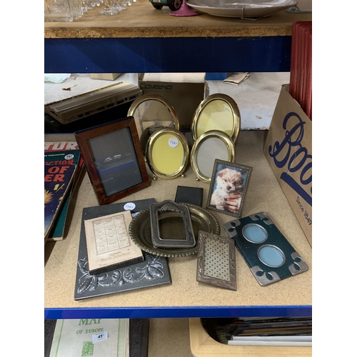 427 - VARIOUS PHOTO FRAMES, A TRINKET TRAY AND A DIARY/PHOTO FRAME DATED 1924