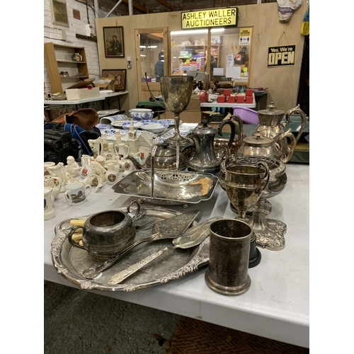 442 - A LARGE COLLECTION OF MIXED SILVER PLATE AND EPNS ITEMS TO INCLUDE TEA AND COFFEE POTS, TRAY, TROPHY... 