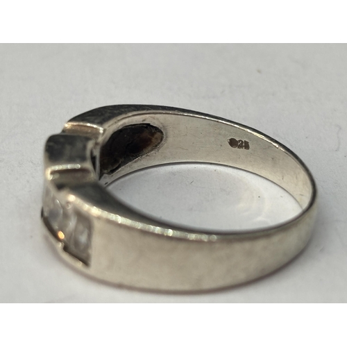 550 - A MARKED SILVER LADIES DRESS RING