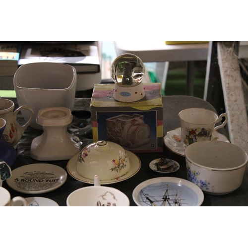 848 - A QUANTITY OF CERAMICS TO INCLUDE W H GRINDLEY CUPS, SAUCERS AND PLATES, THIMBLES, COMMEMORATIVE CUP... 