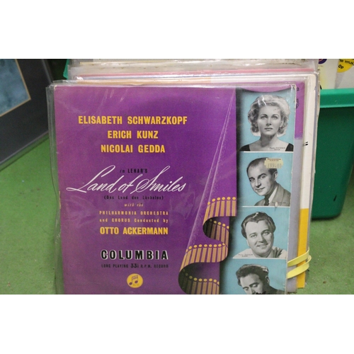 902 - A LARGE COLLECTION OF LP RECORDS TO INCLUDE THE GREAT TRADITIONAL JAZZMEN, CLEO LAINE LIVE, 40 ALL T... 