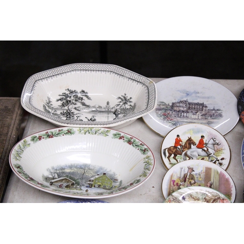 909 - A QUANTITY OF PLATES AND BOWLS TO INCLUDE CABINET PLATES AND PIN TRAYS