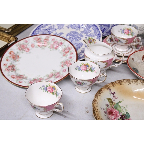 914 - A QUANTITY OF CERAMICS AND TEAWARE TO INCLUDE ROYAL ALBERT 'LADY CARLYLE' CUPS, SAUCERS AND A CREAM ... 