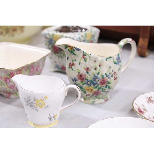 941 - THREE PIECES OF ROYAL WINTON TO INCLUDE A JUG AND TWO BOWLS PLUS A SMALL SHELLEY 'CHARM' CREAM JUG