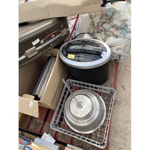 2277 - AN ASSORTMENT OF HOUSEHOLD CLEARANCE ITEMS