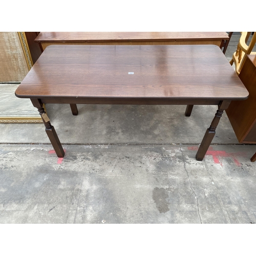 3027 - AN ELM AND BEECH DINING TABLE ON TURNED LEGS, 60