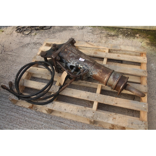 127 - A BOBCAT 1.5 TON MINI DIGGER HYDRAULIC BREAKER NO  VAT