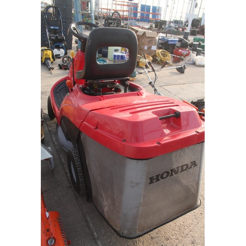 132 - HONDA 1211 RIDE ON MOWER  + VAT