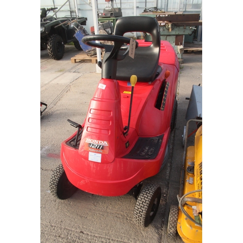 132 - HONDA 1211 RIDE ON MOWER  + VAT