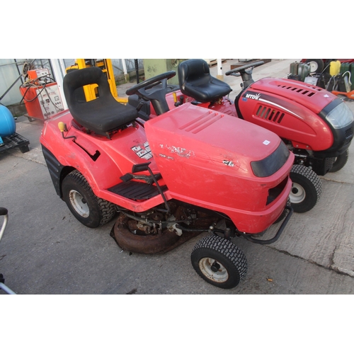 133 - HONDA 2114 RIDE ON MOWER  + VAT