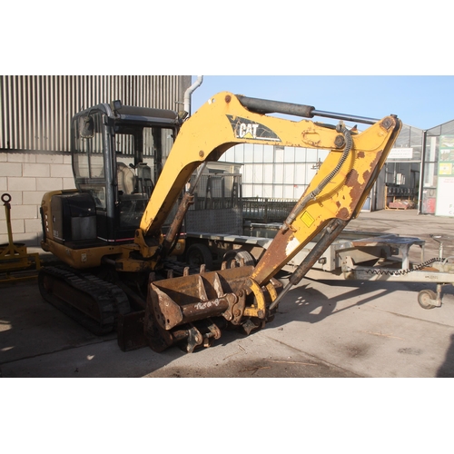 202 - A CATERPILLAR  302.5  MINI  DIGGER WITH EXCAVATOR (2005) GWO COMPLETE WITH A DITCHING BUCKET A NEW 2... 