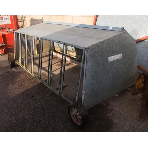 230 - A LARGE BATEMAN LAMB CREEP FEEDER EXCELLENT CONDITION NO VAT