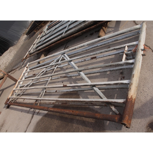 265 - 2 GATES 10FT + VAT