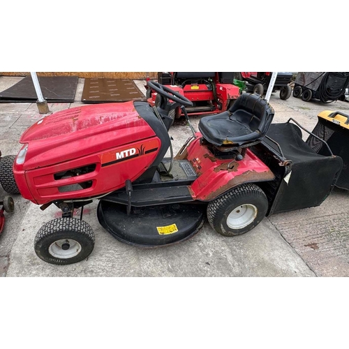 142 - MTD J/136 RIDE ON MOWER NO VAT