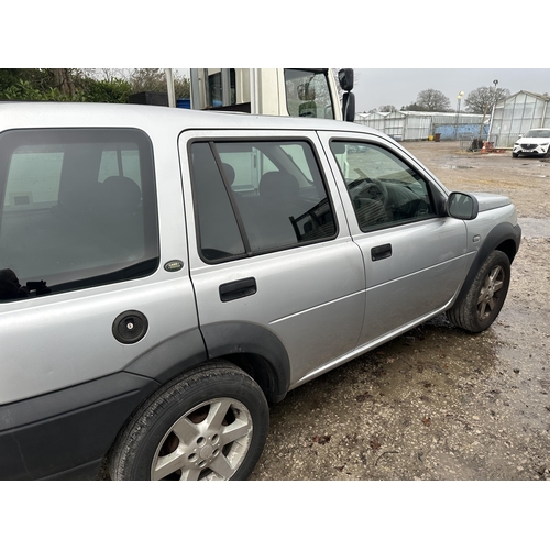 180 - A LAND ROVER FREELANDER SERENGETI SE ESTATE CAR HS03TRX SILVER PETROL FIRST REG 26/08/03 MOT 20/09/2... 