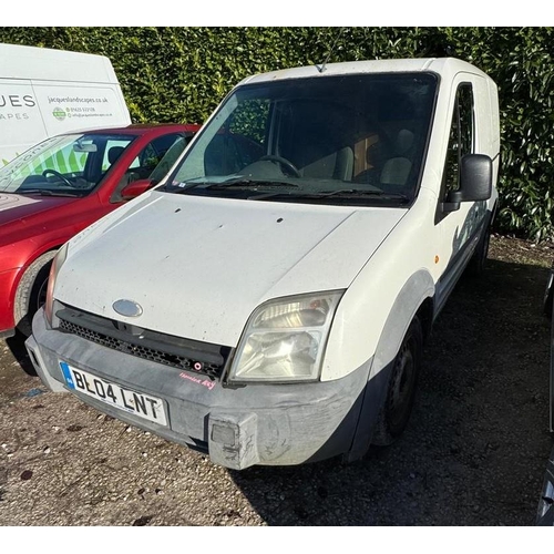 181 - A 2004 WHITE DIESEL FORD TRANSIT CONNECT  3 DOOR  MANUAL, REGISTRATION BL04 LNT   NO MOT   RUNS / SP... 