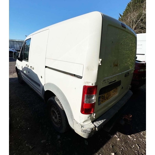 181 - A 2004 WHITE DIESEL FORD TRANSIT CONNECT  3 DOOR  MANUAL, REGISTRATION BL04 LNT   NO MOT   RUNS / SP... 