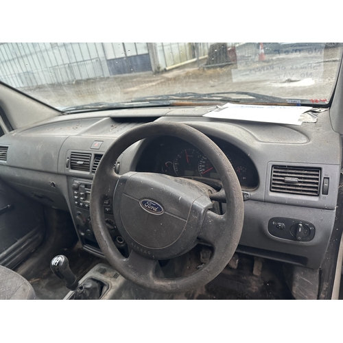 181 - A 2004 WHITE DIESEL FORD TRANSIT CONNECT  3 DOOR  MANUAL, REGISTRATION BL04 LNT   NO MOT   RUNS / SP... 