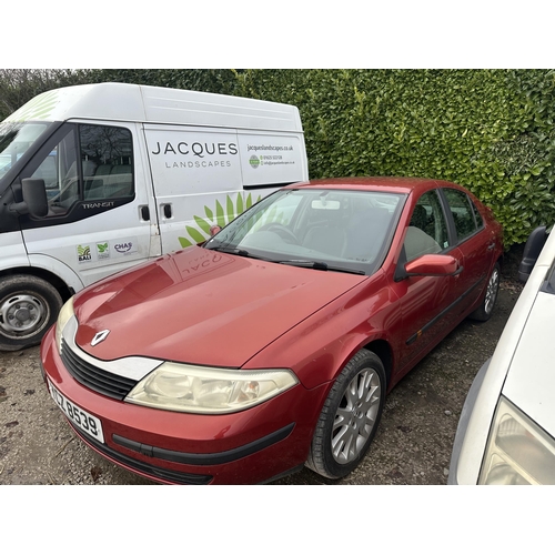 182 - A RED RENAULT LAGUNA EXTREME 16V YCZ8539 5 DOORS MANUAL PETROL MILEAGE 63,000 REGISTERED 30 SEPT 200... 