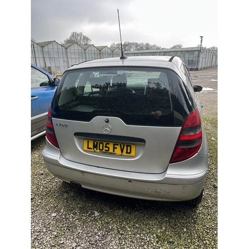 185 - A MERCEDES A CLASS HATCHBACK CAR, REGISTRATION LM05 FVD, NO LOG BOOK, NO VAT WHILST ALL DESCRIPTIONS... 