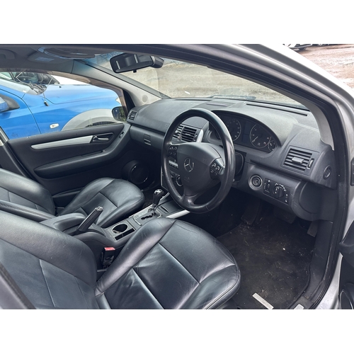 185 - A MERCEDES A CLASS HATCHBACK CAR, REGISTRATION LM05 FVD, NO LOG BOOK, NO VAT WHILST ALL DESCRIPTIONS... 