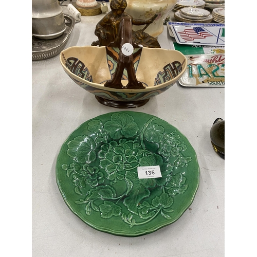 135 - A MIXED LOT TO INCLUDE A HANDPAINTED ROYAL CAULDRON CERAMIC BASKET, PLANTER, GREEN MAJOLICA PLATE (A... 