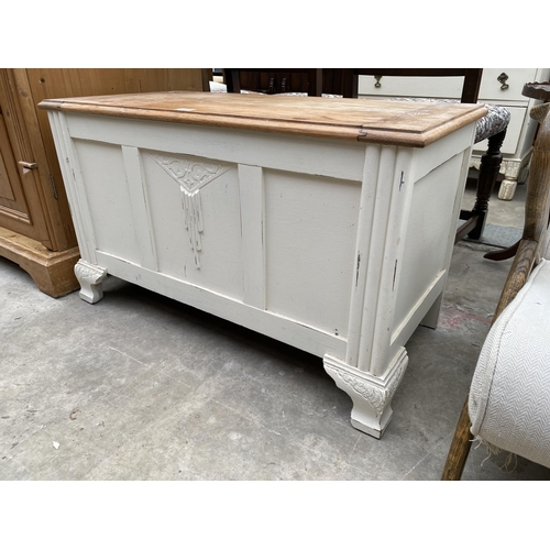 2545 - AN OAK PAINTED BLANKET CHEST 36