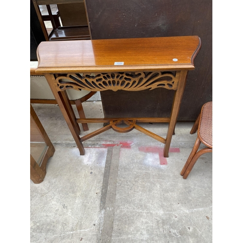 2555 - A 19TH CENTURY STYLE MAHOGANY SIDE TABLE WITH CARVED FRIEZE 32