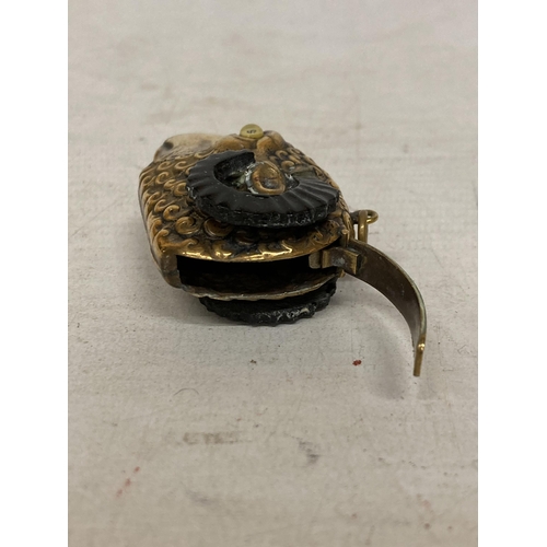 57 - A BRASS NOVELTY VESTA CASE IN THE SHAPE OF A RAM'S HEAD