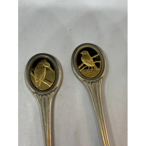 93 - A SET OF FIVE HALLMARKED LONDON SILVER BIRD DESIGN SPOONS