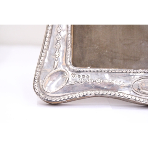 20A - A HALLMARKED BIRMINGHAM SILVER PHOTO FRAME, 16CM X 24CM