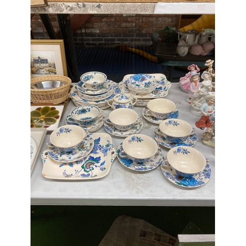 809 - A MASON'S IRONSTONE BELVEDERE PART DINNER SERVICE TO INCLUDE SOUP COUPES AND SAUCERS, DINNER PLATES,... 