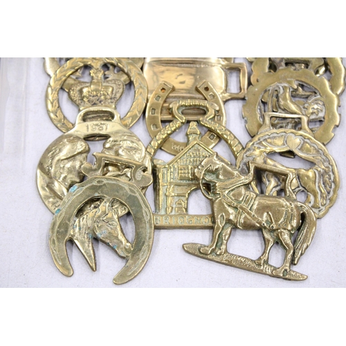 222 - TWENTY SIX VARIOUS VINTAGE HORSE BRASSES