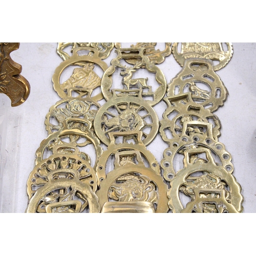 222 - TWENTY SIX VARIOUS VINTAGE HORSE BRASSES