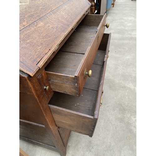 2973 - AN OAK GEORGE III BUREAU WITH FITTED INTERIOR AND THREE DRAWERS TO BASE, 37