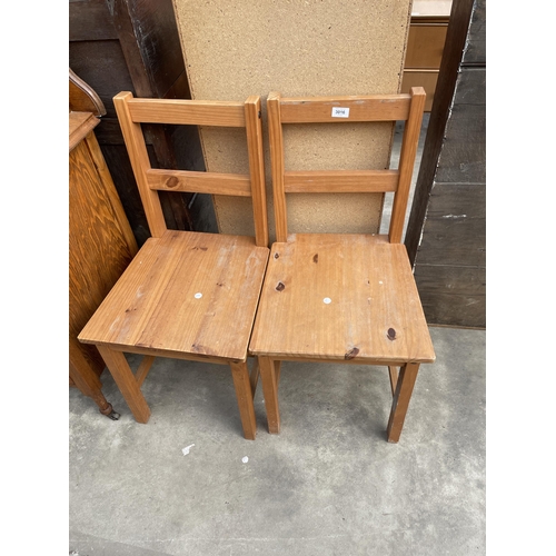 3016 - A PAIR OF PINE KITCHEN CHAIRS