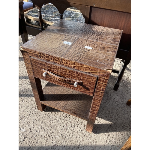 3136 - A FAUX CROCODILE SKIN BEDSIDE TABLE