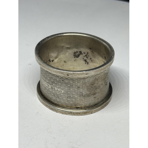  A HALLMARKED BIRMINGHAM SILVER NAPKIN RING