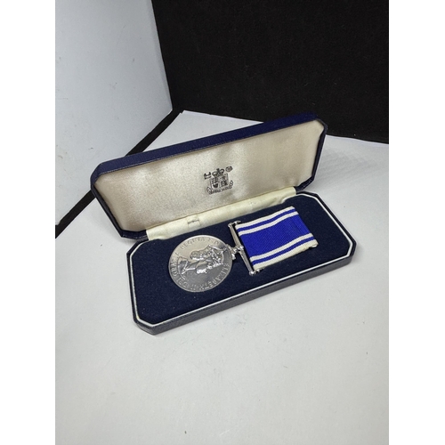  A POLICE LONG SERVICE AND GOOD CONDUCT MEDAL IN A PRESENTATION BOX