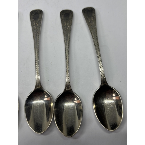  SIX DECORATIVE HALLMARKED SHEFFIELD TEASPOONS