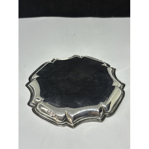  A HALLMARKED LONDON SILVER TRAY