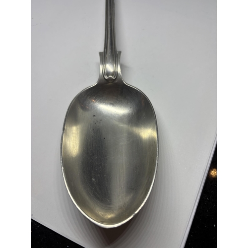  A VERY LARGE VICTORIAN HALLMARKED LONDON 1883 SILVER SPOON