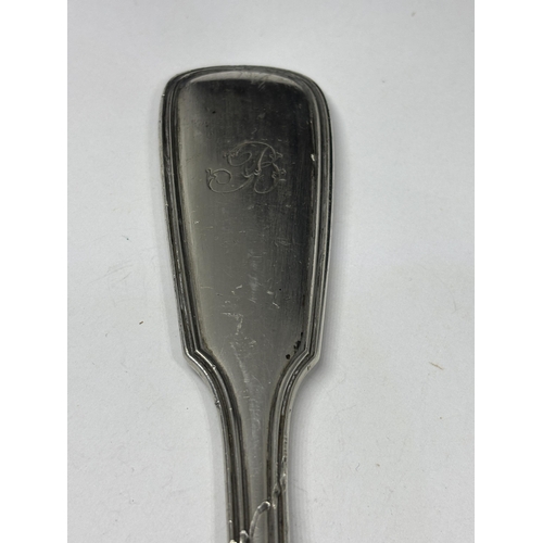  A VERY LARGE VICTORIAN HALLMARKED LONDON 1883 SILVER SPOON